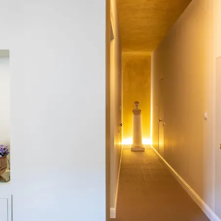 Domus 21 Luxury Suites-2